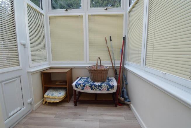 1 bed Terraced to rent Image 10