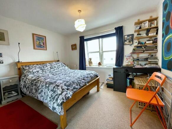 2 bed Flat for sale Image 5