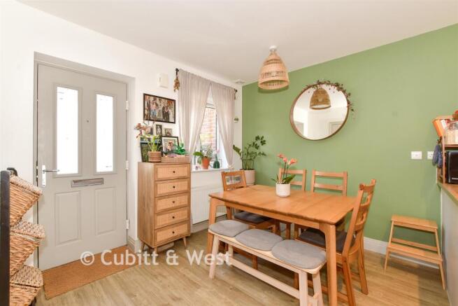 Kitchen/ Dining Room