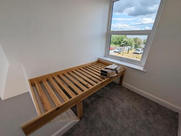 2 bed End of Terrace to rent Image 7