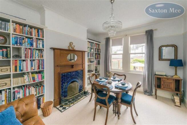 SEPARATE DINING ROOM