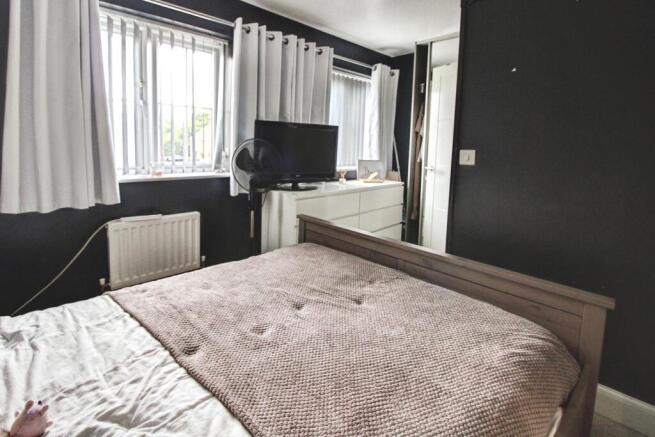4 bed Semi-Detached for sale Image 11