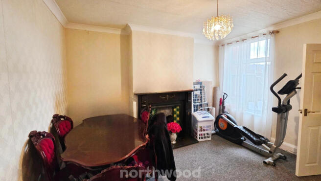 3 bed Terraced to rent Image 4