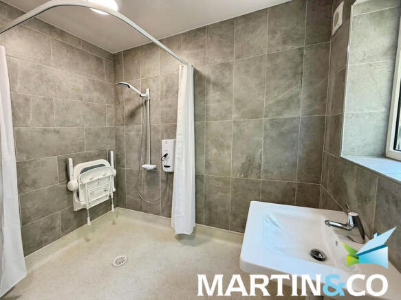 2 bed Detached Bungalow for sale Image 12