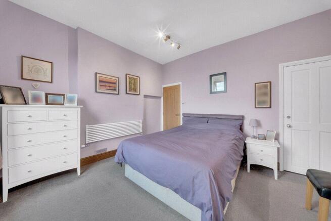 3 bed Terraced for sale Image 9