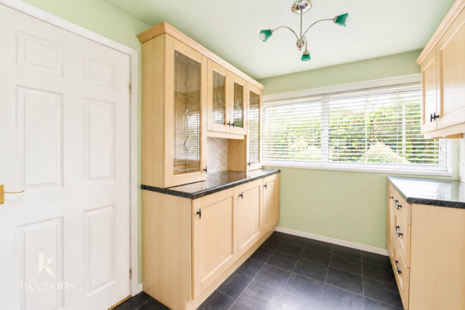 2 bed Semi-Detached Bungalow for sale Image 12