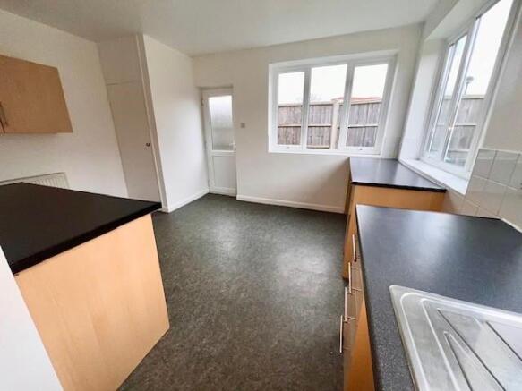 Kitchen2.jpg