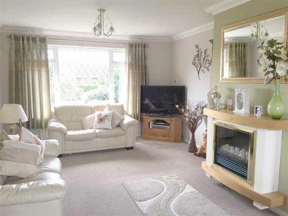 Lounge / Dining Room