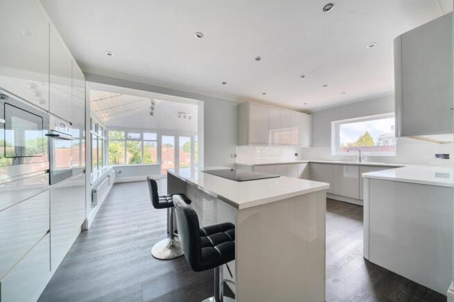 1311940-10-6851c0ea73203