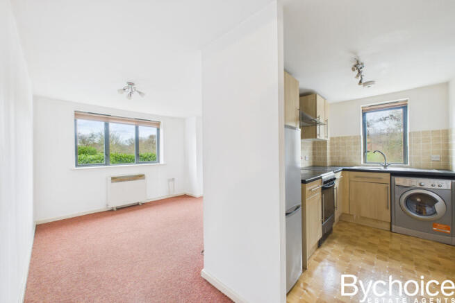 CAM05454G0-PR0100-STILL004