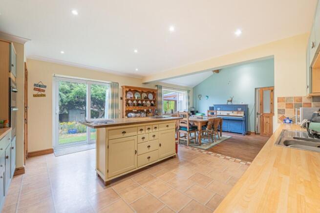 Willow Close, Eynesbury, St. Neots, Cambridgeshire, PE19 2JD photo 4