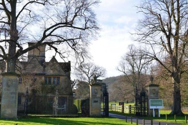dumbleton hall