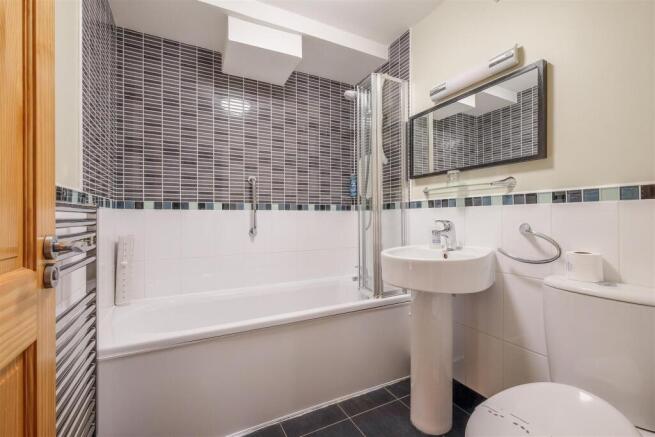 2 bed Apartment for sale Image 7