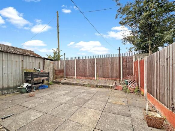 Enclosed Rear Garden 438