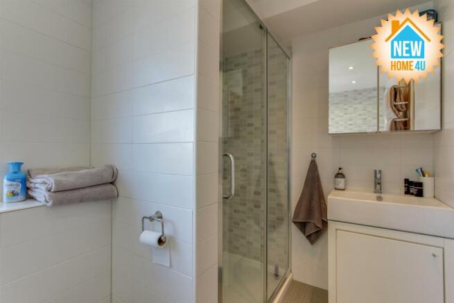 FAMILY BATHROOM: