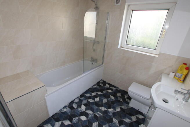 2 bed Terraced to rent Image 7