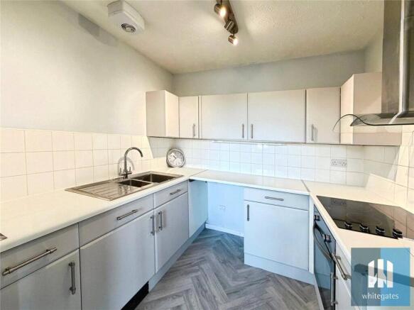 2 bed Apartment for sale Image 5