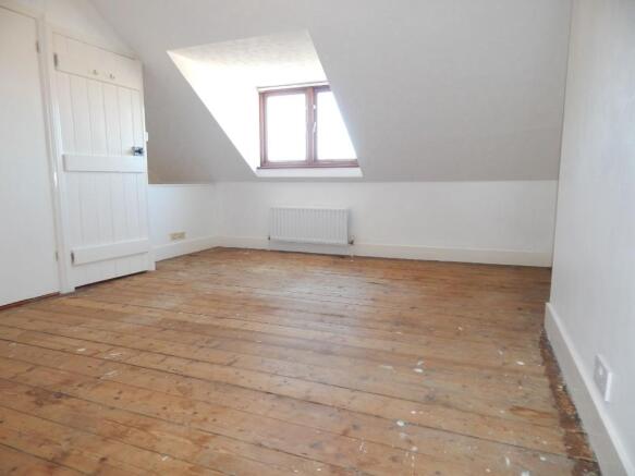 BEDROOM 2