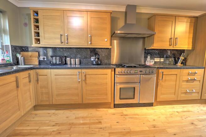Kitchen photo two
