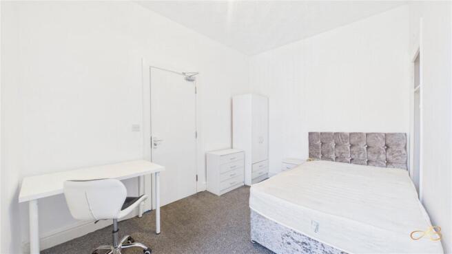 5 bed House to rent Image 7