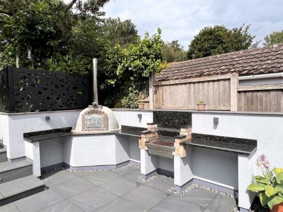 patio pizza oven.jpg
