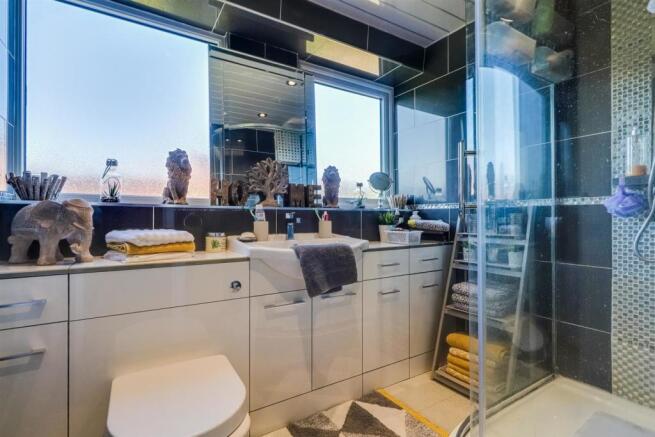 SHOWER ROOM/W.C.