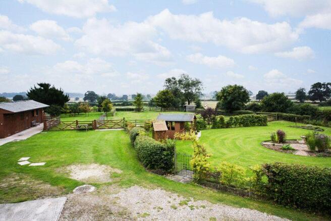 garden, stables,...