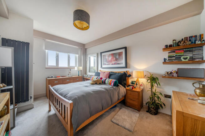 1406426-3-698b09b...