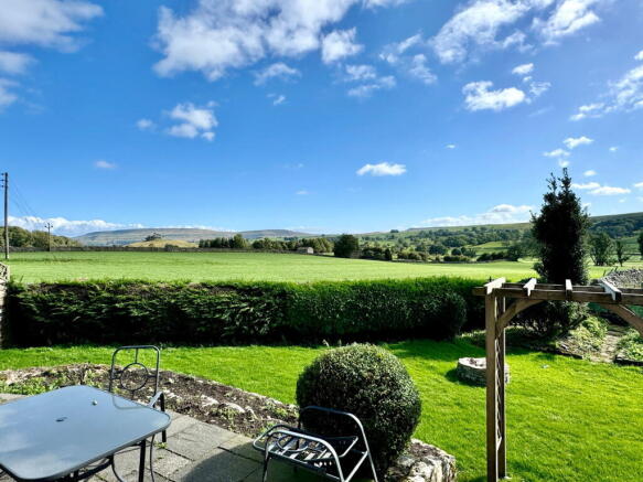 4 bed Detached for sale Image 10