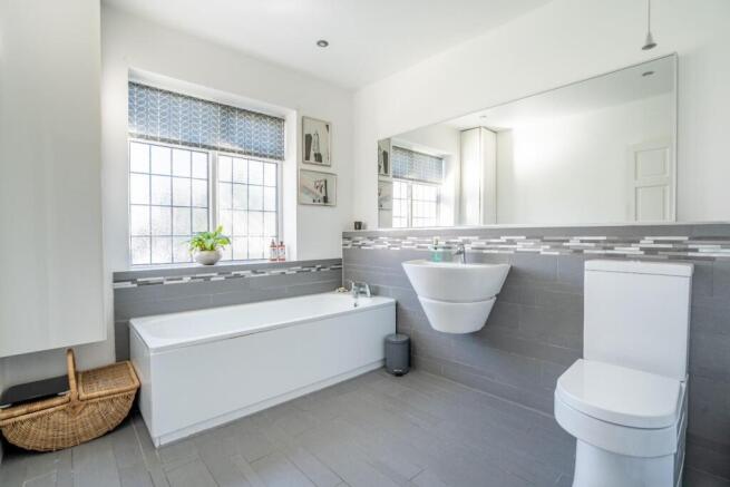 6 bed Semi-Detached for sale Image 12