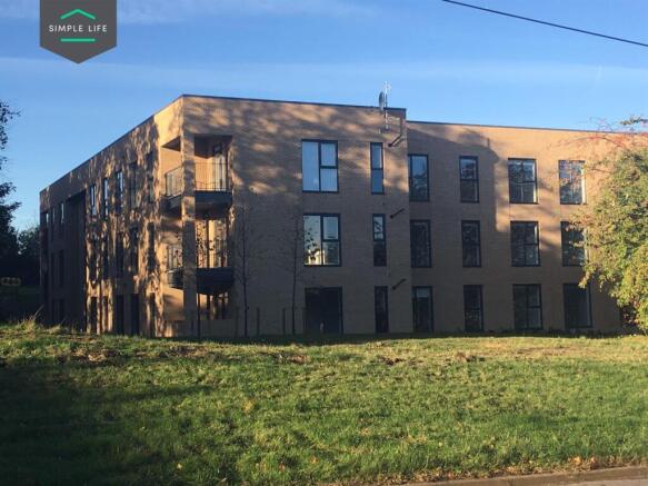 2 bed Apartment to rent Image 10