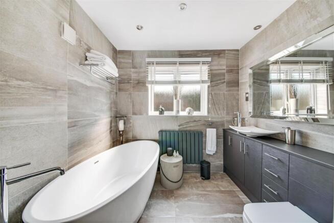 En Suite 2.jpg