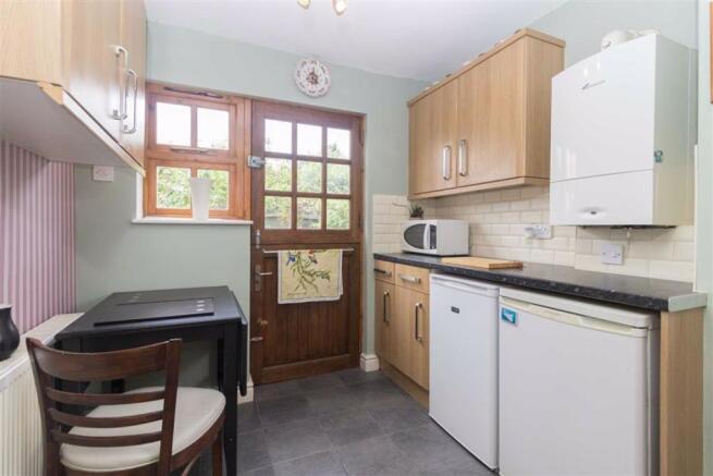 FITTED DINING KITCHEN