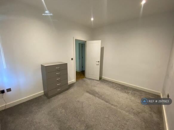 2 bed Flat to rent Image 6