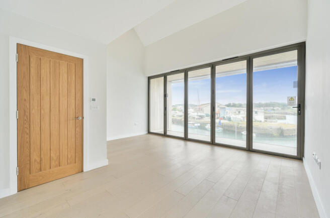 1315342-16-685ab9...