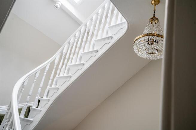 4 bed Terraced to rent Image 11