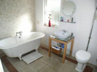 Main Bath/Sh. Room
