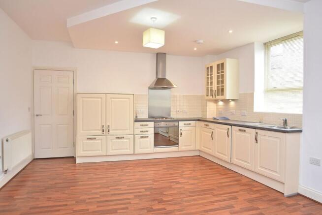 2 bed Flat for sale Image 5