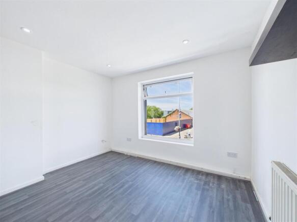 1 bed Apartment to rent Image 7