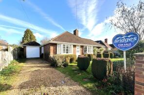 Shangri-la, Queens Road, North Warnborough, Hook RG29 1BB