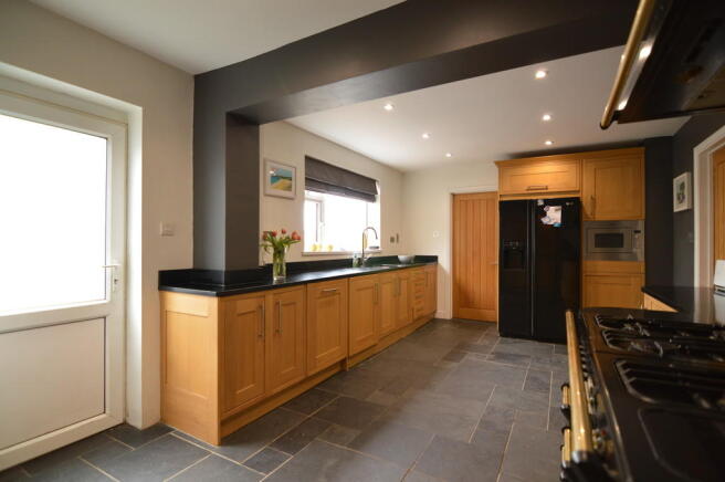 Kitchen/Breakfast...