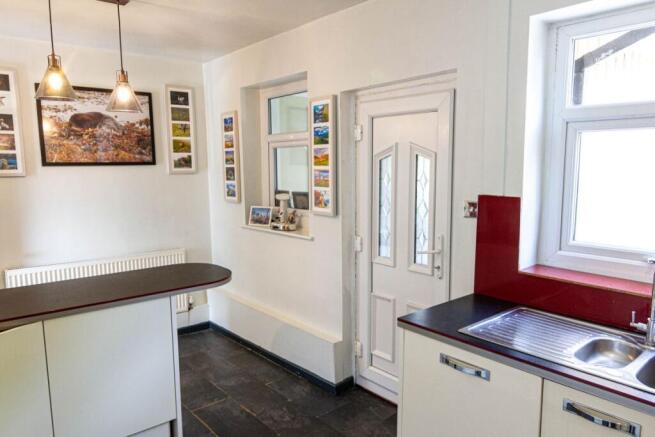 3 bed Semi-Detached for sale Image 12