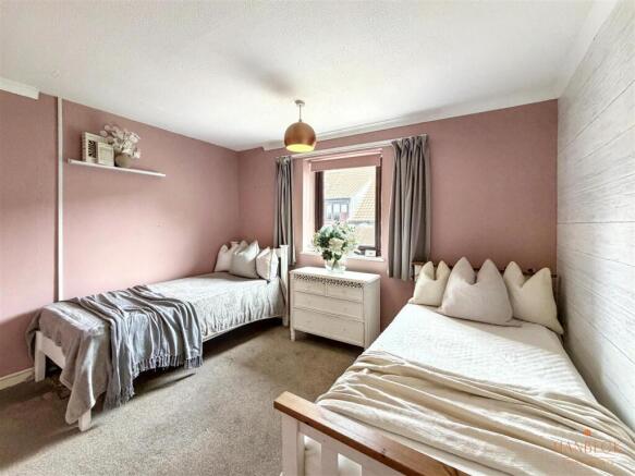 2 bed Terraced for sale Image 9