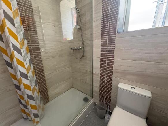 1 bed House Share to rent Image 4