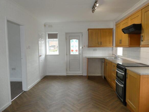 3 bed Semi-Detached to rent Image 4