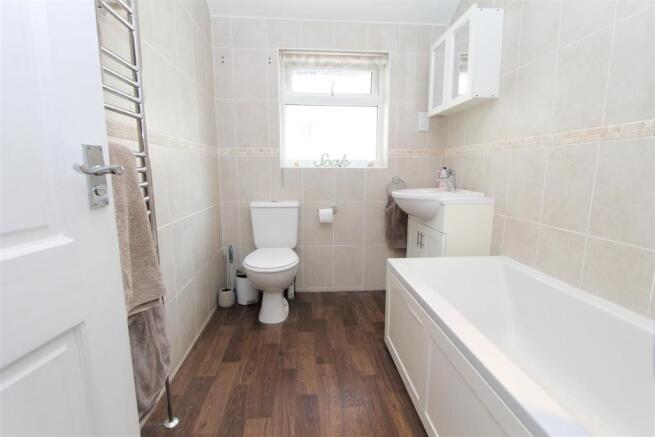 bathrom.JPG
