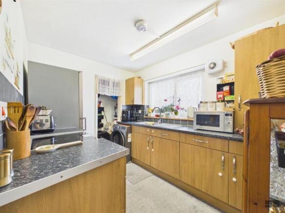 CAM02887G0-PR0709-STILL012.jpg