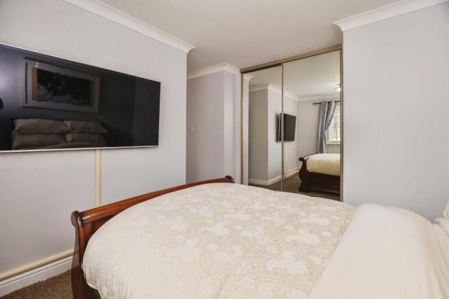 2 bed Apartment for sale Image 10