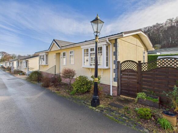 2 bed Park Home for sale Image 12