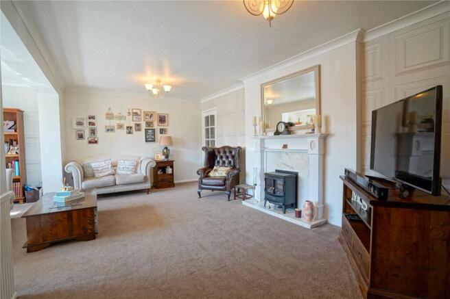 4 bed Detached for sale Image 8